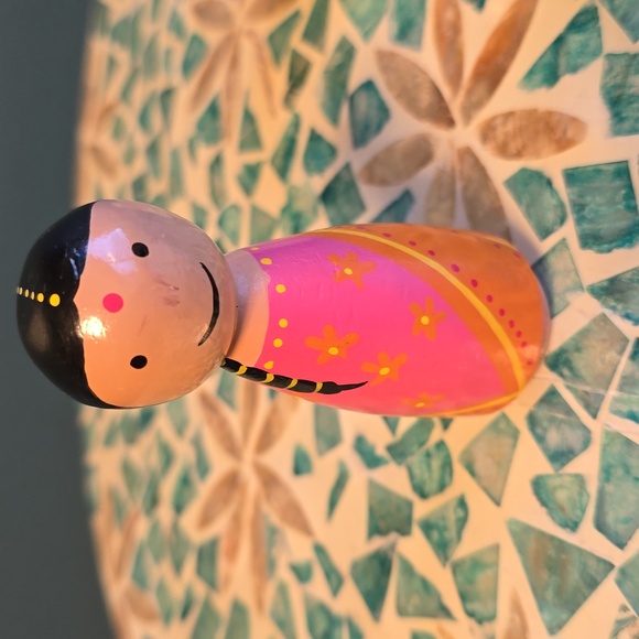 World Changing Women Dolls set of 6 - Picture 4 of 8